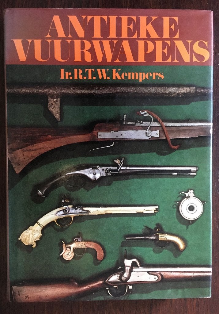 Antieke Vuurwapens.  Ir. R.T.W. Kempers., Ophalen of Verzenden, Zo goed als nieuw, Overige sporten