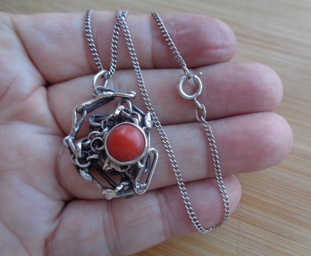 zilveren ketting met aparte hanger met bloedkoraal [814], Verzenden, Zilver, Ketting, Met edelsteen