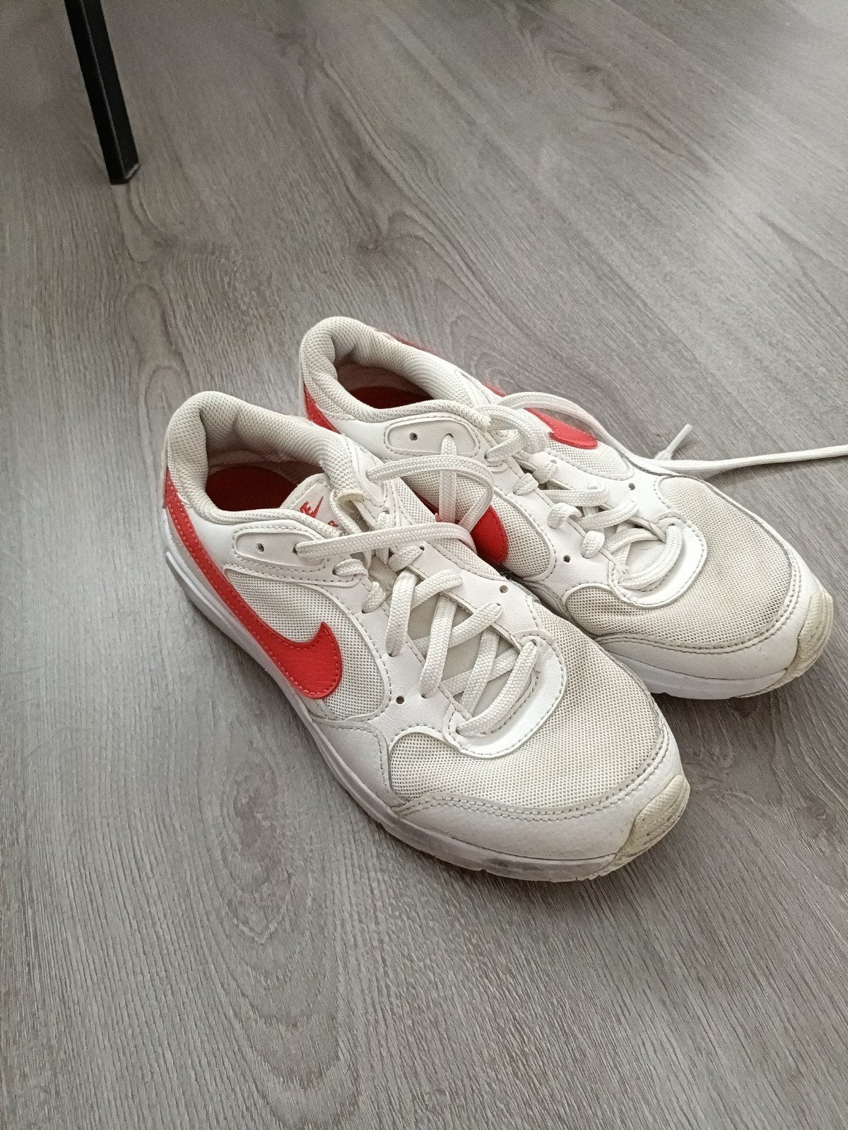Nike Air Max sneakers wit/rood - Maat 37.5, Ophalen, Wit, Nike, Sneakers of Gympen
