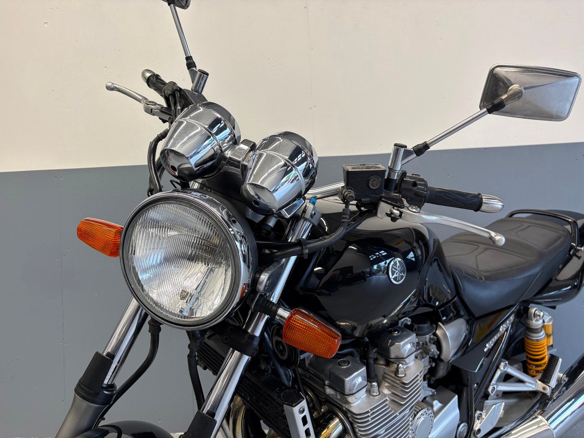 Yamaha Tour XJR 1300 / FULL BLACK / IN NIEUW STAAT / ÖHLINS, Motoren, Sportuitlaat, Meer dan 35 kW, Toermotor, Handgeschakeld