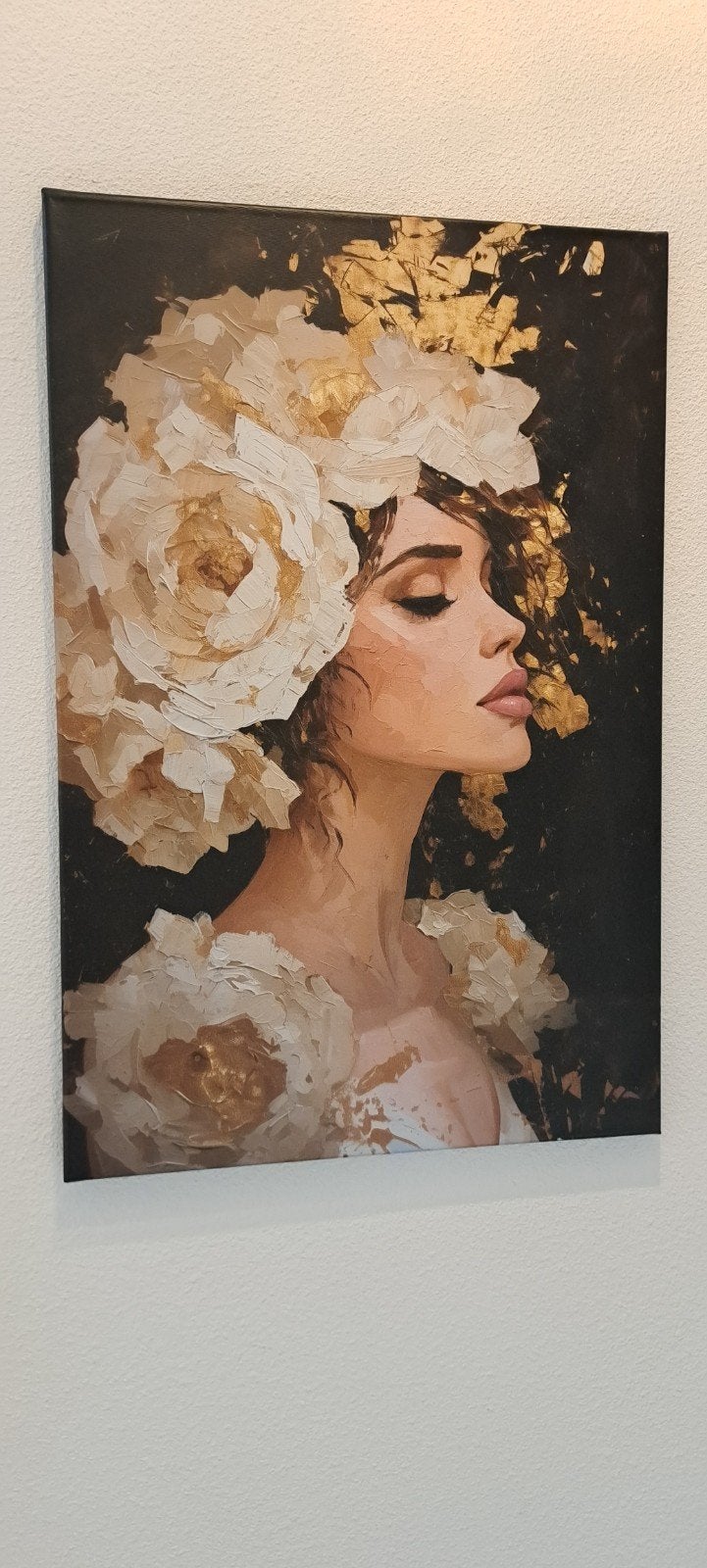 Schilderij Vrouw met Bloemen en Gouden Accenten - Canvas, Ophalen, Op houten frame, Portret