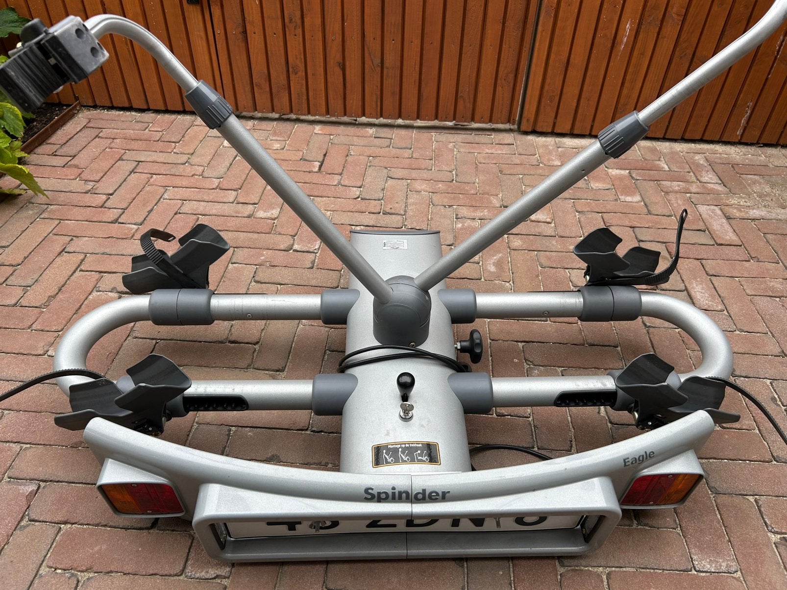 Fietsendrager, Ophalen, Brede banden, Zo goed als nieuw, 2 fietsen