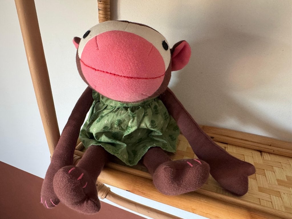 Franck & Fischer aap met groene jurk - Deens design knuffel, Ophalen of Verzenden, Zo goed als nieuw, Middelgroot (20 tot 80 cm)