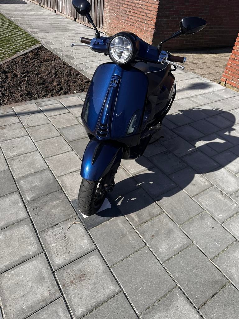 vespa primavera, Ophalen, Zo goed als nieuw, Benzine, Vespa