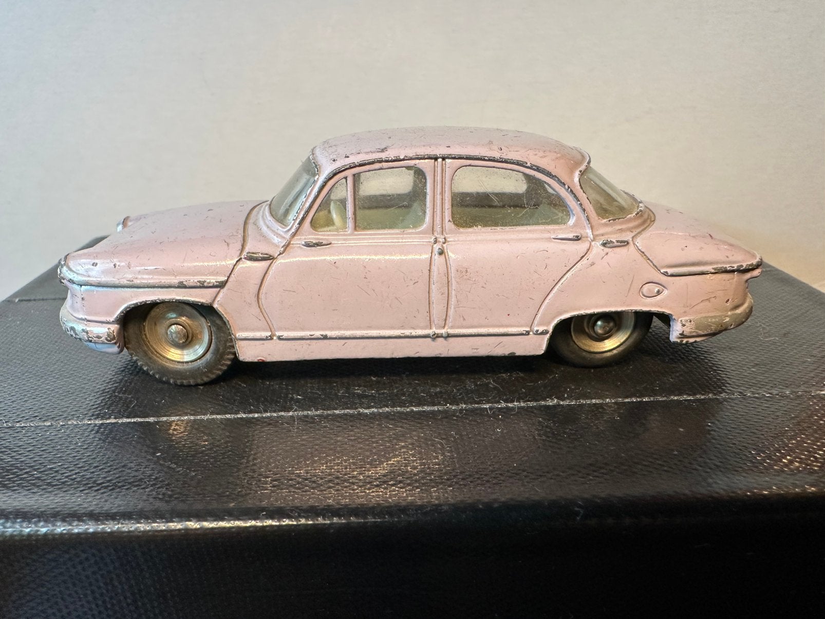 Panhard PL17 Dinky Toys France, Hobby en Vrije tijd, Modelauto's | 1:43, Verzenden, Zo goed als nieuw, Auto, Dinky Toys