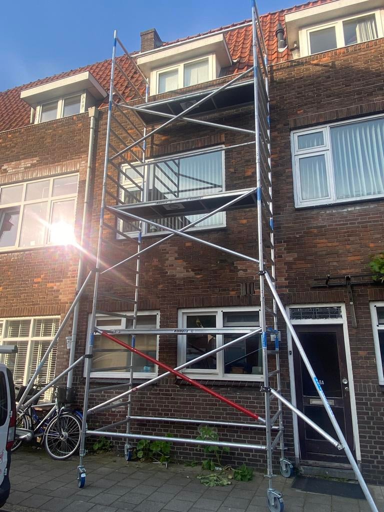 Rolsteiger renovatie steiger te huur, Doe-het-zelf en Verbouw, Steigers, Ophalen of Verzenden, Zo goed als nieuw, Rolsteiger of Kamersteiger