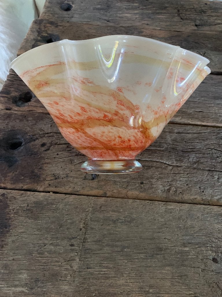 Glazen mondgeblazen vaas/schaal met geschulpte rand vintage, Overige kleuren, Ophalen of Verzenden, Minder dan 50 cm, Glas