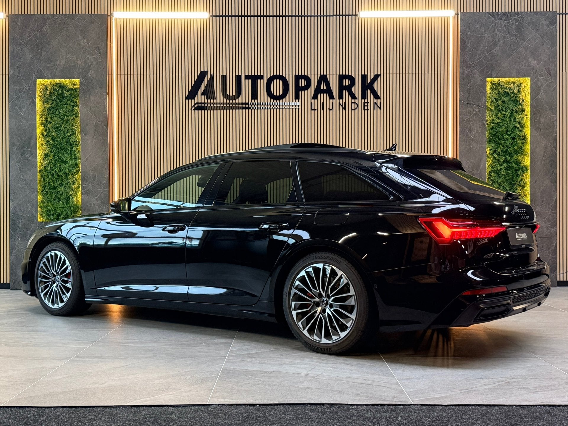 Audi A6 Avant 55 TFSI e quattro Competition 3x S-LINE|PANO|M, Automaat, Gebruikt, 4 cilinders, Zwart