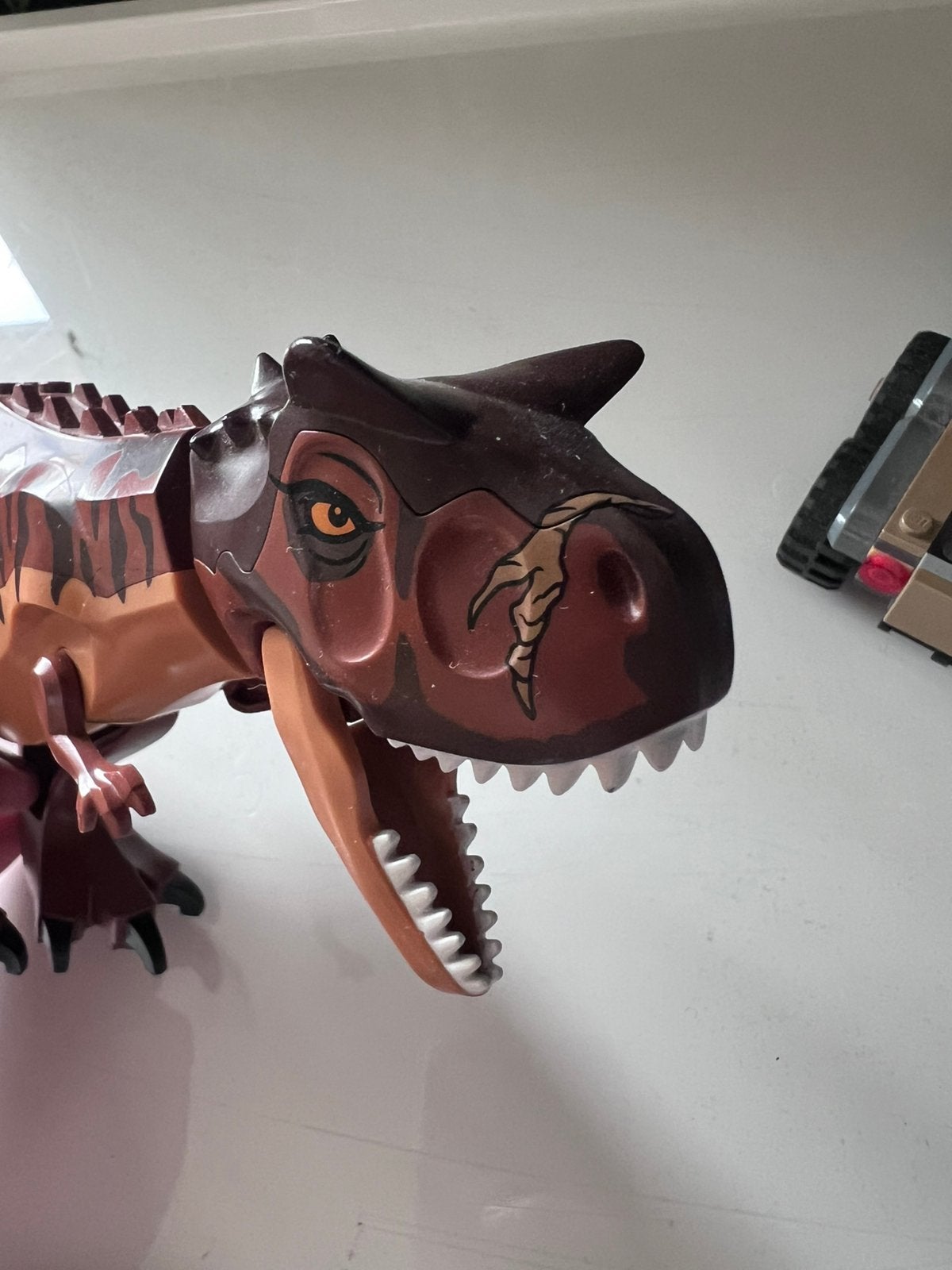 Lego Achtervolging van dinosaurus Carnotaurus, Ophalen, Zo goed als nieuw