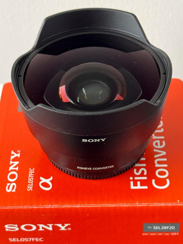 Sony 16mm Fisheye Converter SEL057FEC voor SEL28F20, Ophalen of Verzenden, Zo goed als nieuw, Groothoek Fisheye-lens
