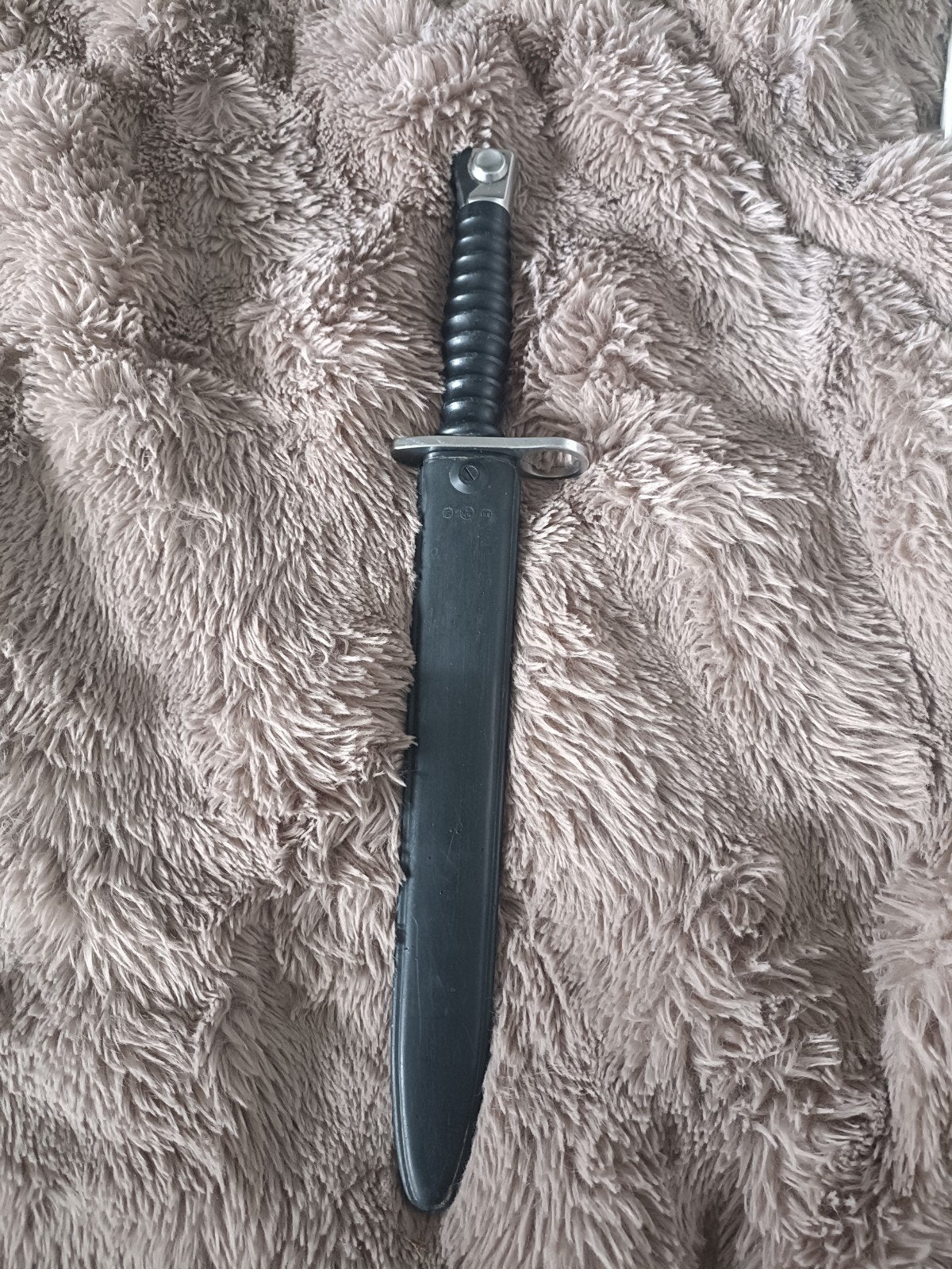 Zwitsers model 1957 bajonet, Verzamelen, Militaria | Algemeen, Ophalen of Verzenden, Overige soorten, Nederland, Mes of Dolk