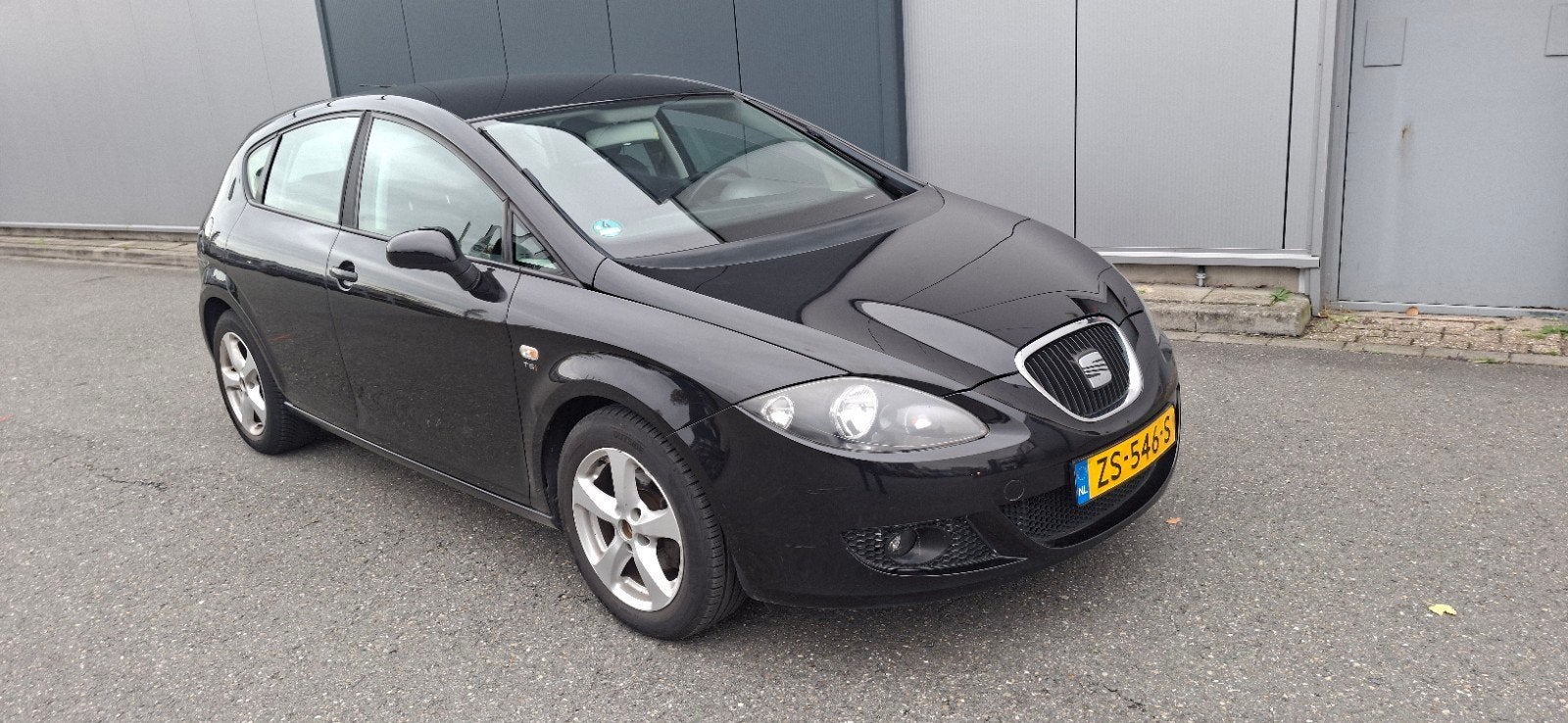 Seat Leon 1.4 TSI 92KW 2010 apk nov 2027!!!, Auto's, Zwart, 4 cilinders, Leon, Zwart