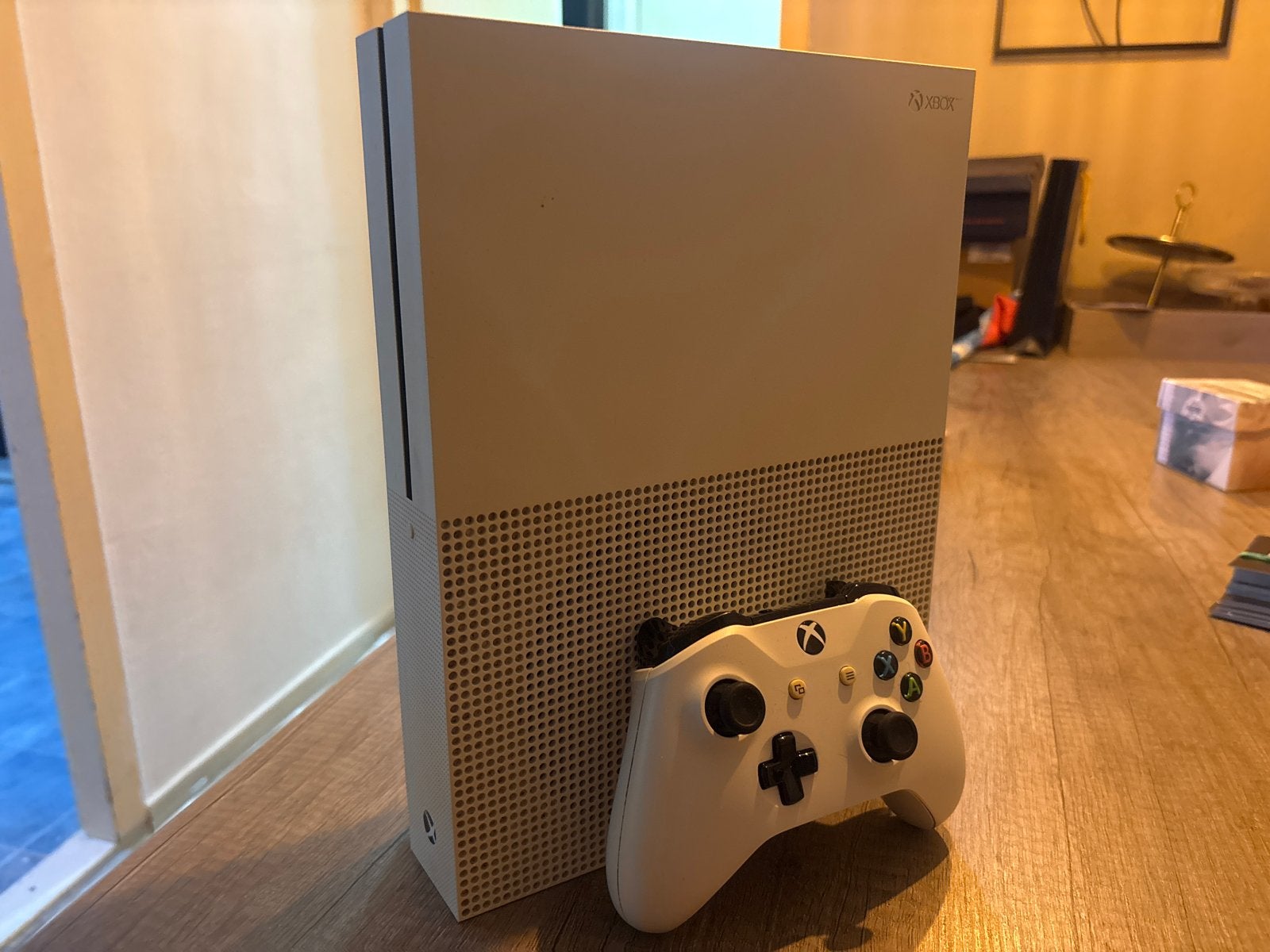 Xbox One S 1TB met controller, Spelcomputers en Games, Xbox One S, Ophalen of Verzenden, Zo goed als nieuw, 1 TB