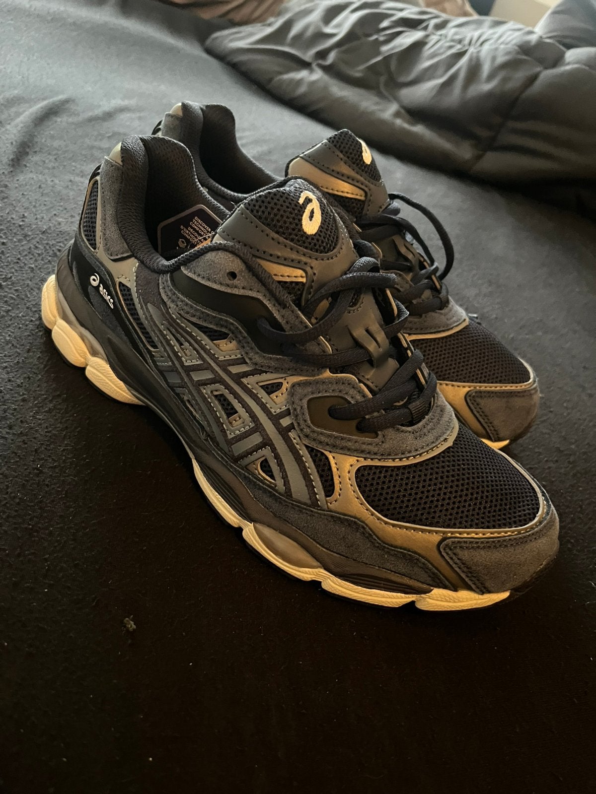 Asics schoenen donkerblauw, Blauw, Ophalen of Verzenden, Sneakers of Gympen, Zo goed als nieuw
