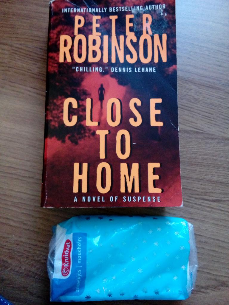 Peter robinson:close to home.meerdere pockets 1 euro per stu, Ophalen, Gelezen, Peter Robinson