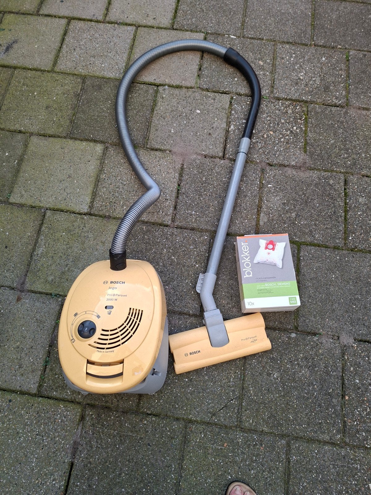 Bosch Logo Pro Parquet 2000W stofzuiger met stofzakken, Witgoed en Apparatuur, Gebruikt, Bosch, 2000 watt of meer, Sledestofzuiger