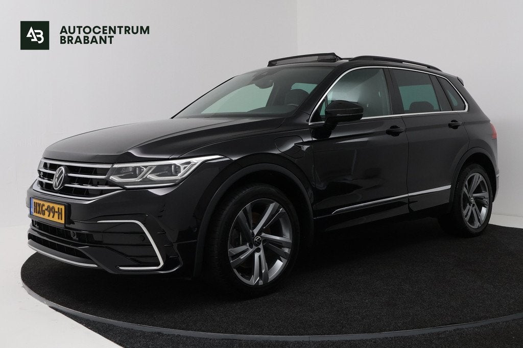Volkswagen TIGUAN 1.4 TSI eHybrid R-Line Business+ (PANORAMA, Auto's, Volkswagen, 1716 kg, 4 cilinders, 150 pk, Alcantara