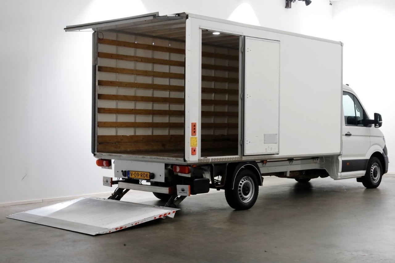 Volkswagen Crafter 35 2.0 TDI 140pk Bakwagen met laadklep en, Voorwielaandrijving, Dealer onderhouden, Electronic Stability Program (ESP)