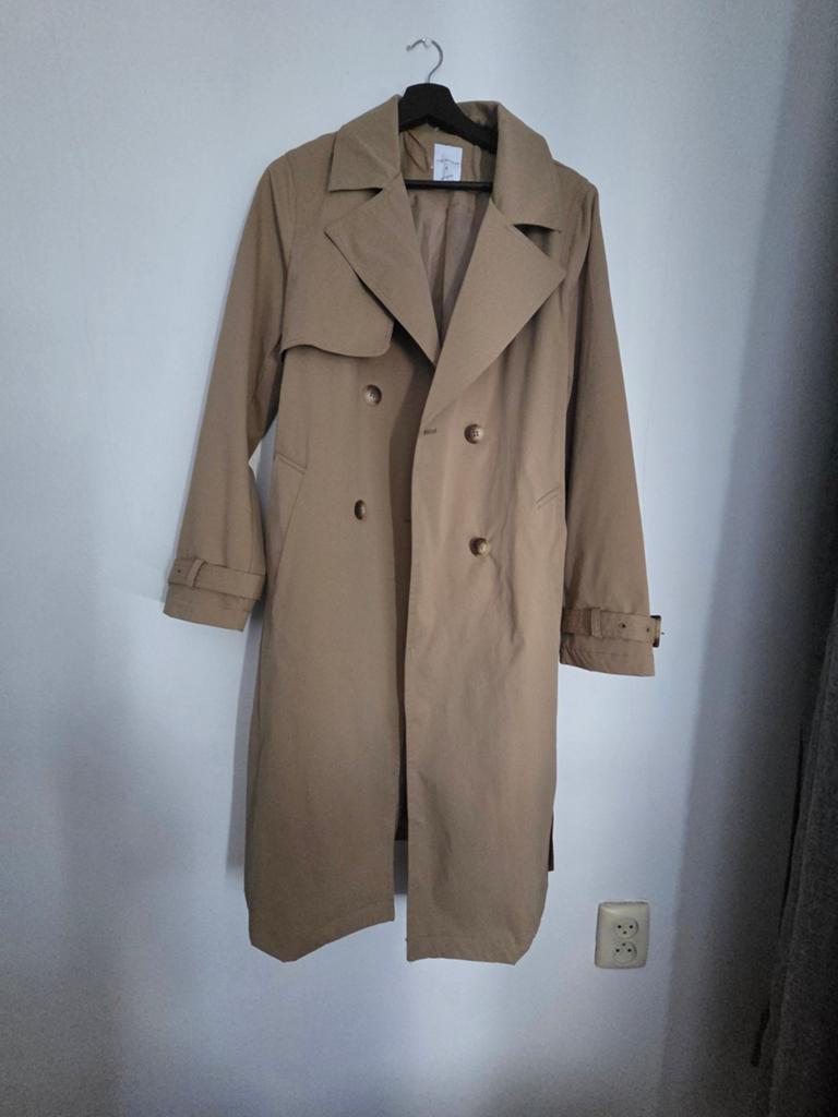 beige trenchcoat van Primark maat S, Primark, Beige, Ophalen of Verzenden, Zo goed als nieuw