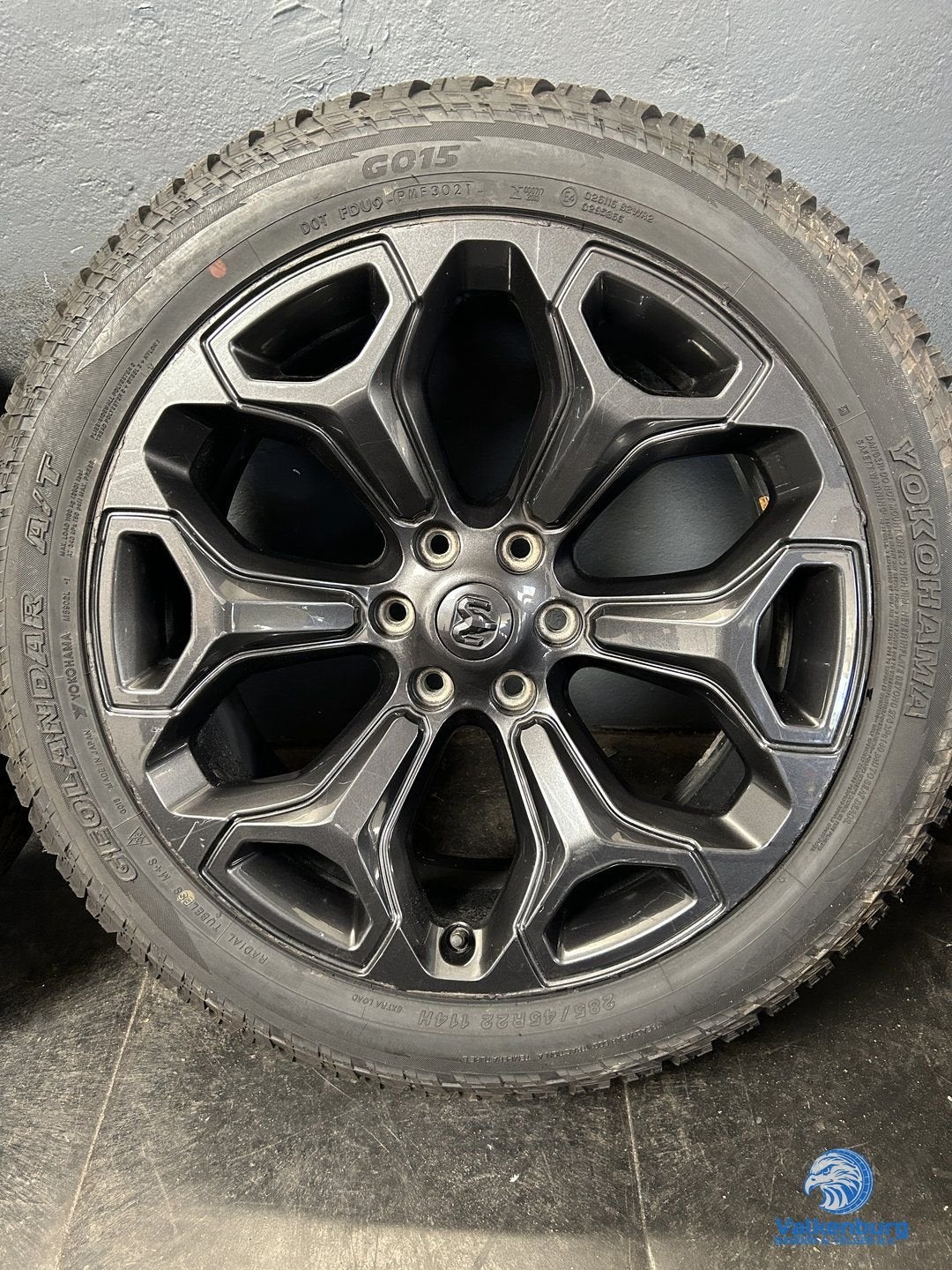 9mm! Originele Dodge RAM 1500 22 inch zwarte velgen 6x139.7, Auto-onderdelen, Gebruikt, -, 285 mm, -