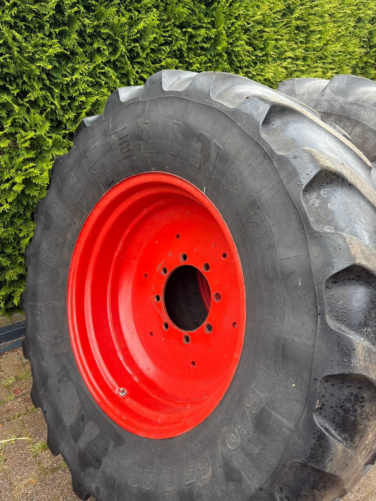 Setje michelin 540/65R28, Ophalen