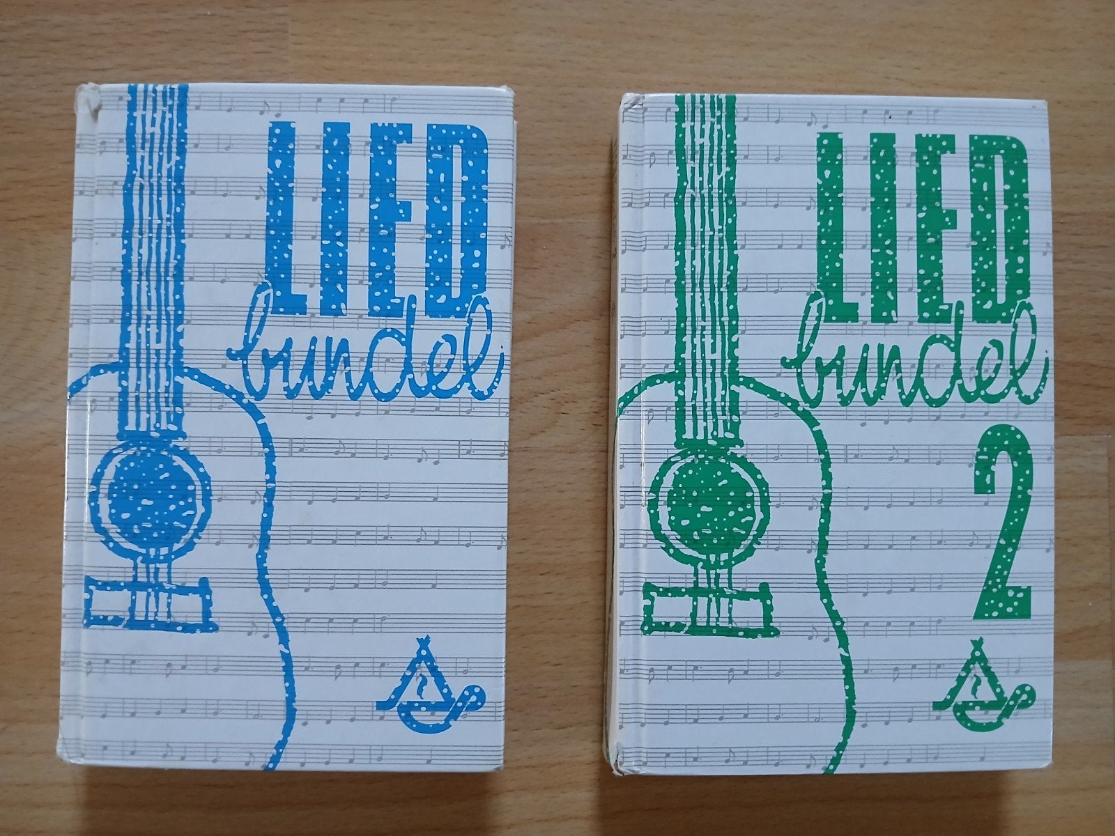 Liedbuddels, 2 stuks., Muziek en Instrumenten, Bladmuziek, Ophalen, Overige soorten, Overige genres
