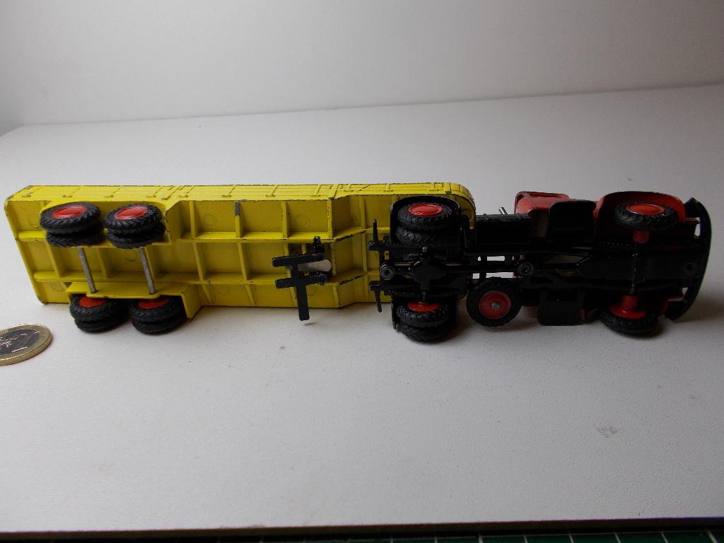 1969 LION CAR 34 (HOLLAND) DAF TORPEDO TRUCK RED/YELLOW., Ophalen of Verzenden, Gebruikt, Bus of Vrachtwagen, Lion Toys
