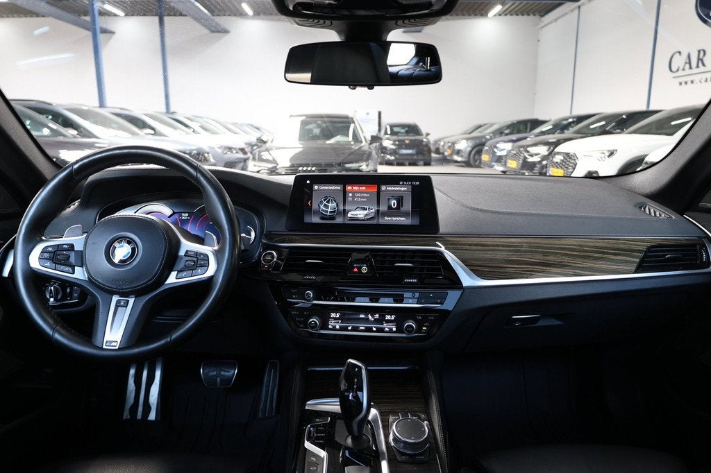 BMW 5-serie Touring 540i xDrive M-Sport LED/VIRTUAL/SFEER/PA, Automaat, Gebruikt, Euro 6, 2000 kg