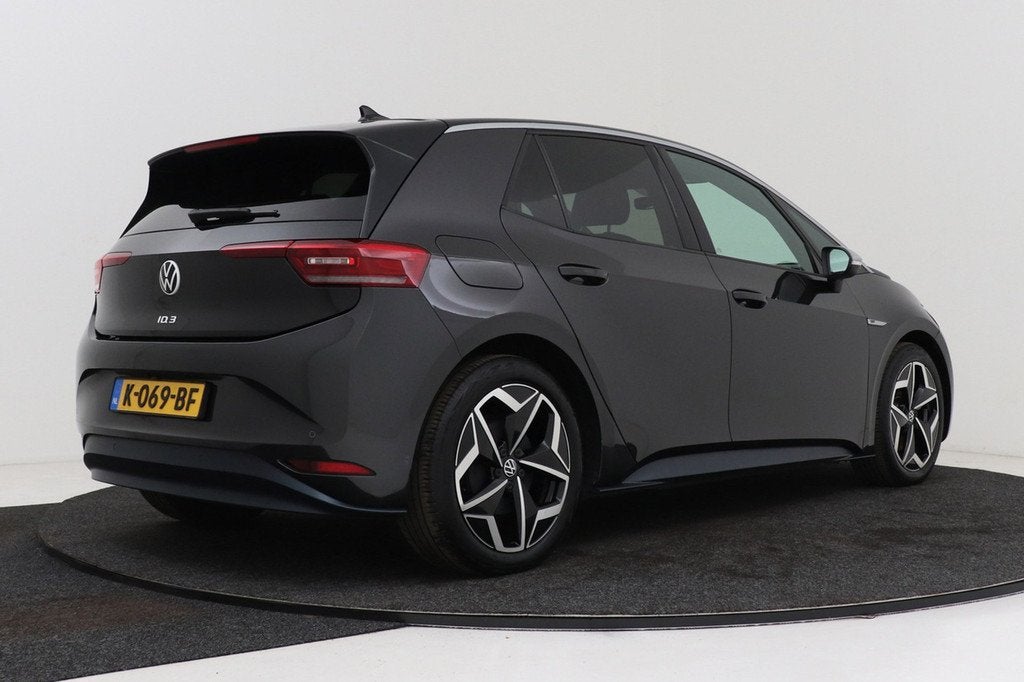 Volkswagen ID.3 First Plus 58 kWh | Trekhaak | Org NL | CarP, Automaat, 966 min, Gebruikt, Zwart
