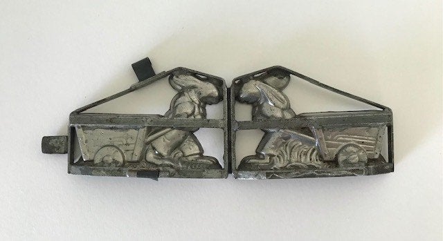 Antieke Franse chocolade mal paashaas met handkar, Antiek en Kunst, Ophalen of Verzenden