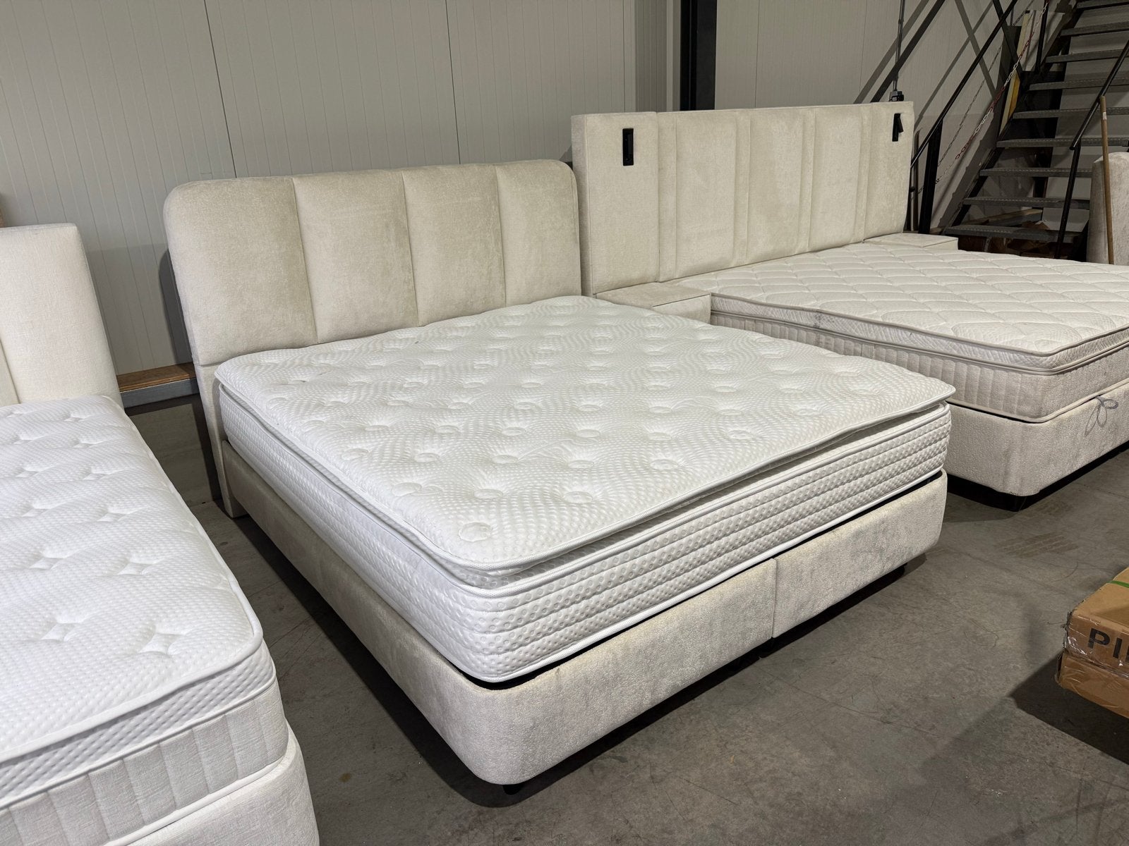 Boxspring 180x200 Opberg inclusief luxe matras met topper, Huis en Inrichting, Slaapkamer | Boxsprings, Ophalen, 180 cm, Nieuw