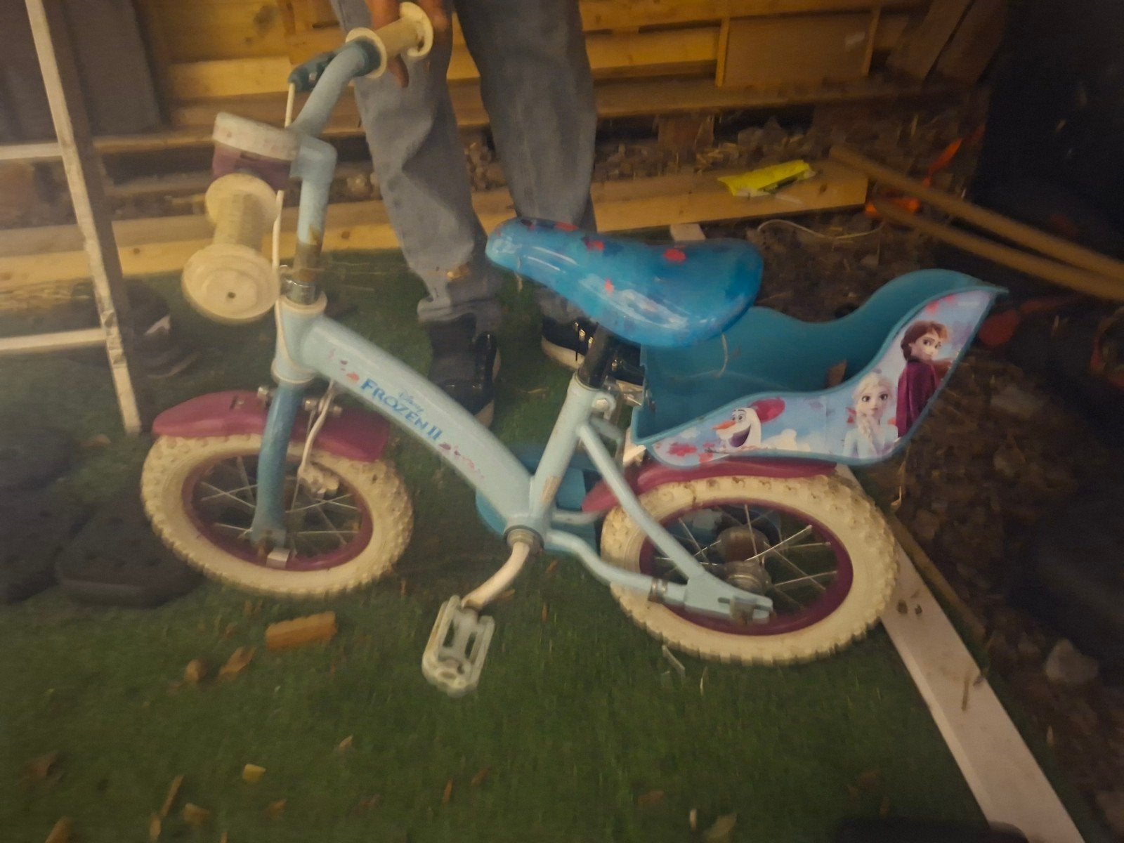 Frozen kinderfiets met zijwieltjes, Fietsen en Brommers, Terugtraprem, Zijwieltjes, Gebruikt, Ophalen of Verzenden