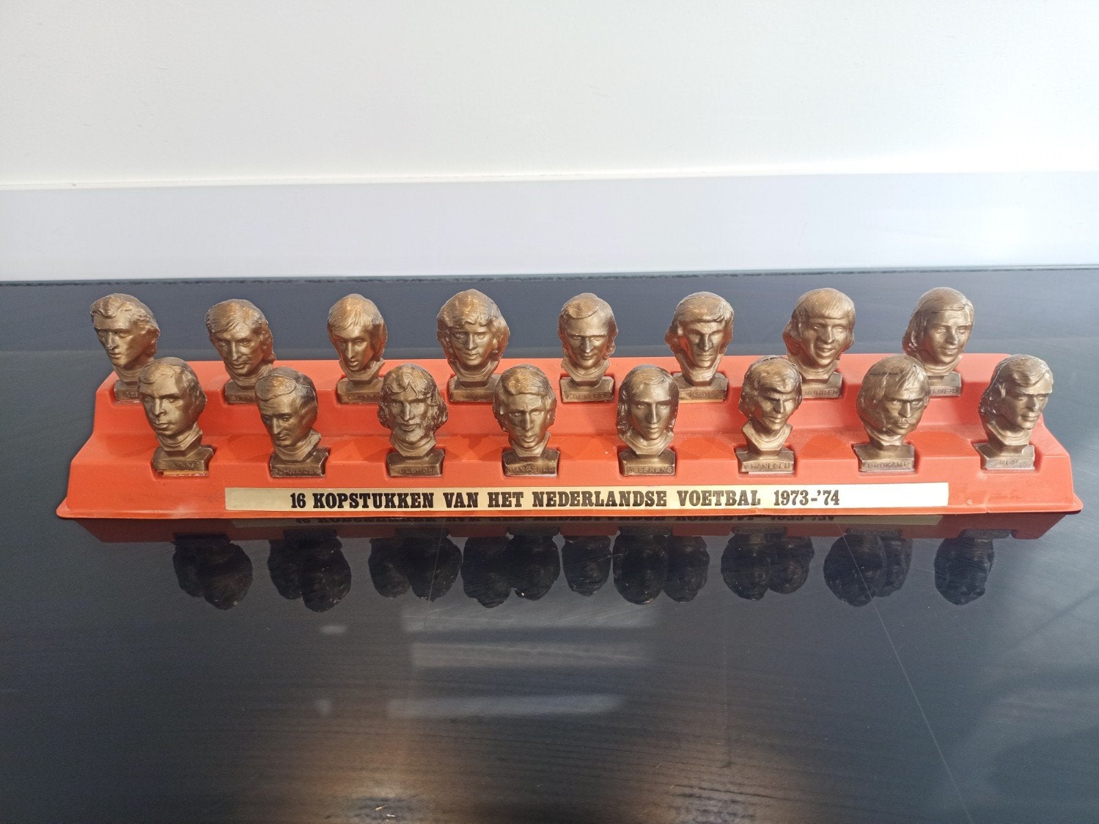 16 Kopstukken Nederlands Voetbal 1973-1974, Verzamelen, Ophalen of Verzenden, Gebruikt, Overige binnenlandse clubs, Beeldje of Poppetje