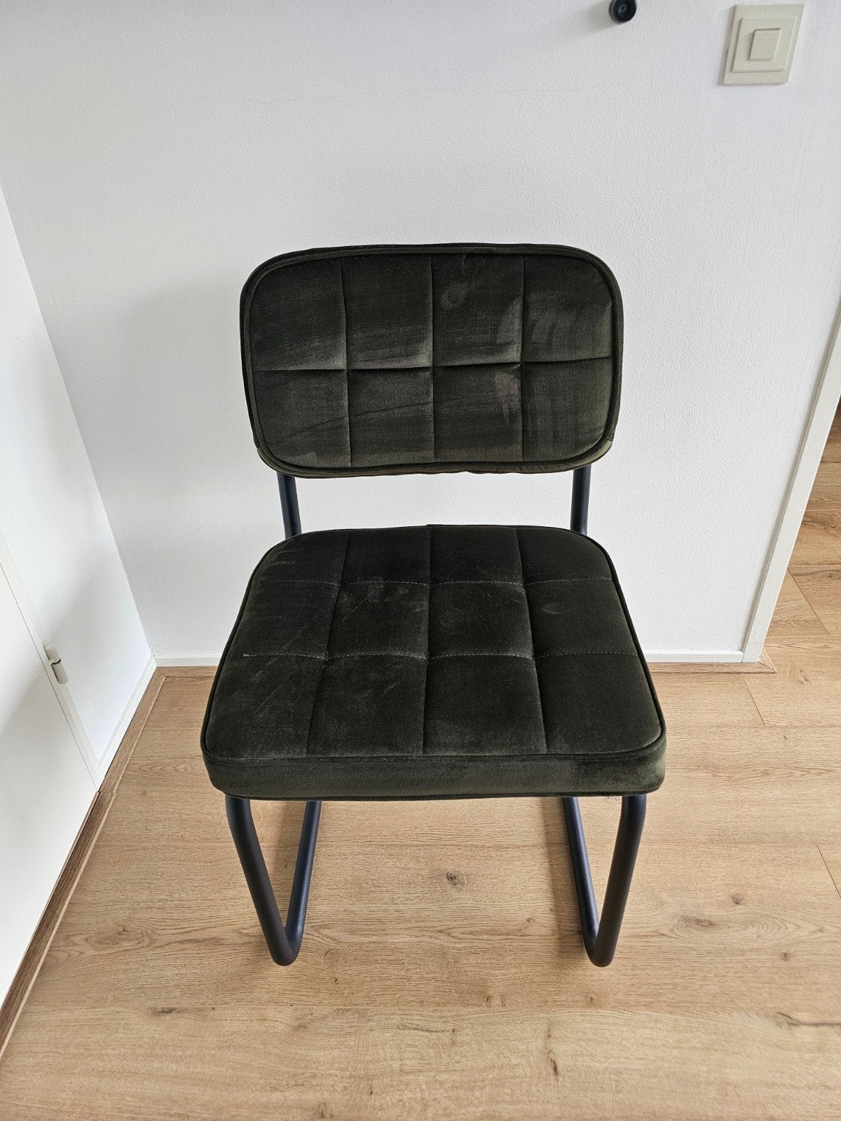 Nette Dok2 buizenframe stoel velvetgroen, Ophalen, Overige kleuren, Industrieel. modern, Zo goed als nieuw