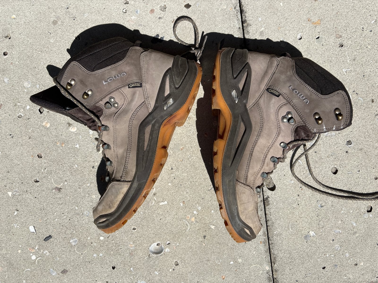 Lowa Renegade GTX Mid wandelschoenen - Maat 44, Ophalen, Gebruikt, Schoenen