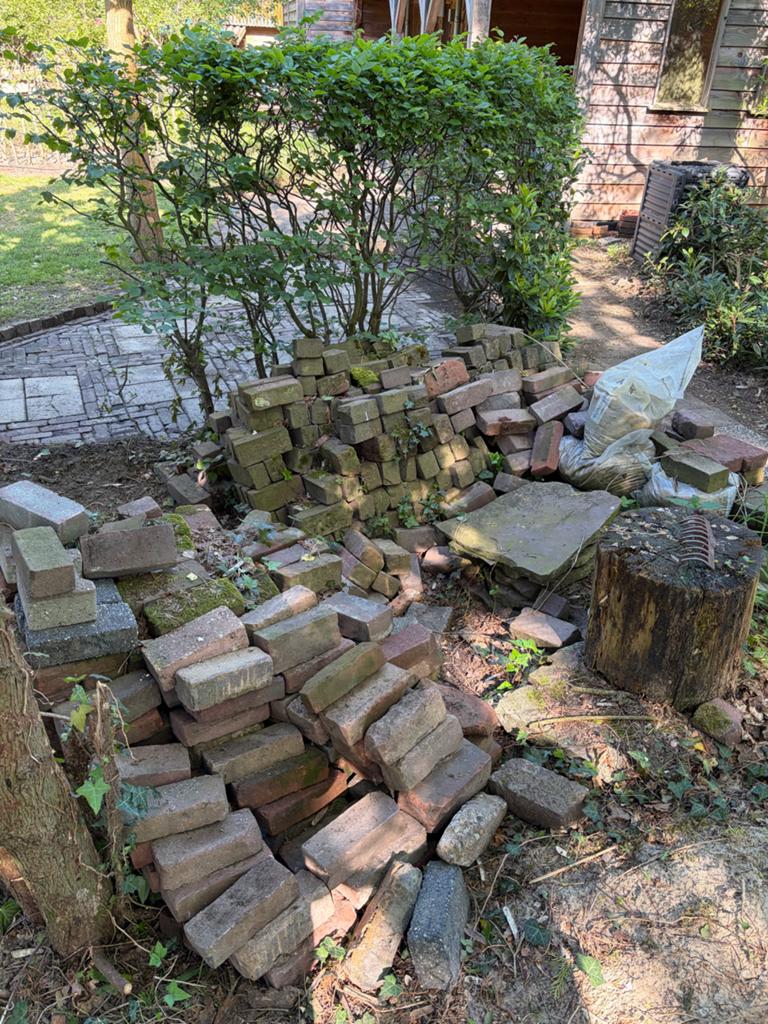 Gratis stenen, Tuin en Terras, Tegels en Klinkers, Ophalen, Gebruikt, Beton, Klinkers