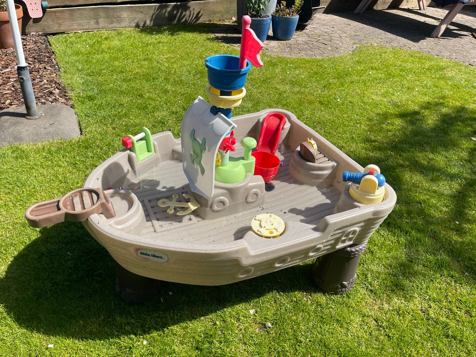 Little Tikes Zand- en Watertafel Piratenschip, Ophalen, Gebruikt