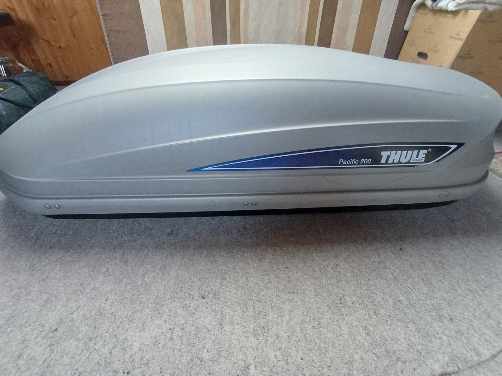 Thule Pacific 200 Dakkoffer met dakdragers, Ophalen, Gebruikt