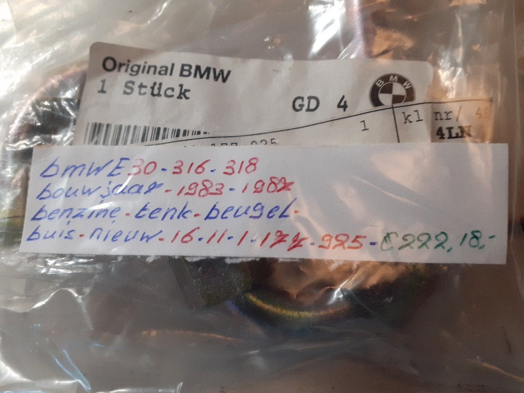 aangeboden nieuw benzinetenkbeugelbuis bmw E30 €222,18,-, Auto-onderdelen, Ophalen, Nieuw, BMW