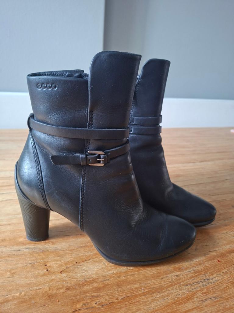 Ecco laarsjes maat 35, Kleding | Dames, Schoenen, Ecco, Zwart, Lage of Enkellaarzen, Ophalen of Verzenden