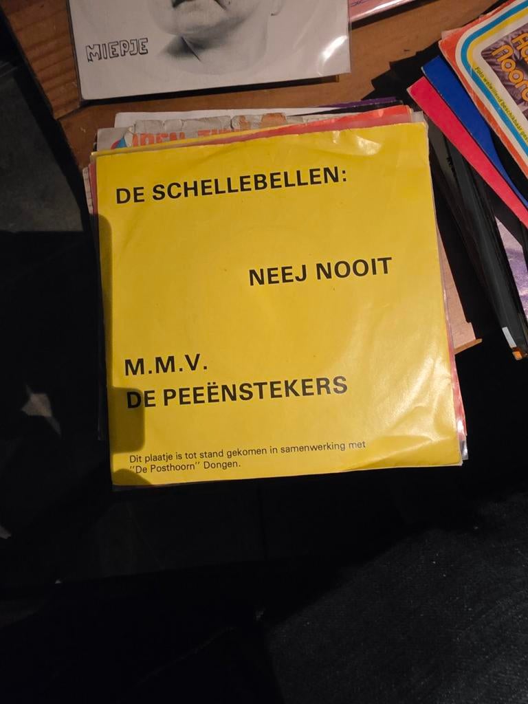 De Schellebellen: Neej Nooit - De Peeënstekers (Vinyl), Cd's en Dvd's, Ophalen of Verzenden, Gebruikt, 7 inch