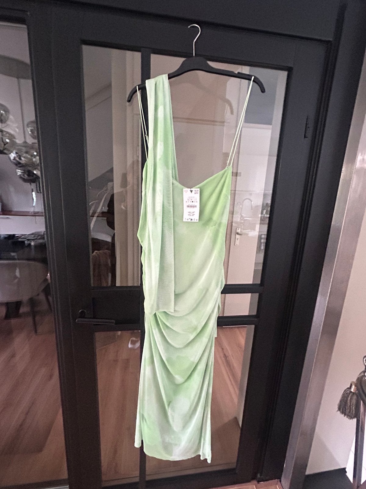 Nieuw maxi mintgroene Zara jurk met sjaal L, Maat 46/48 (XL) of groter, Ophalen of Verzenden, Zo goed als nieuw, Onder de knie