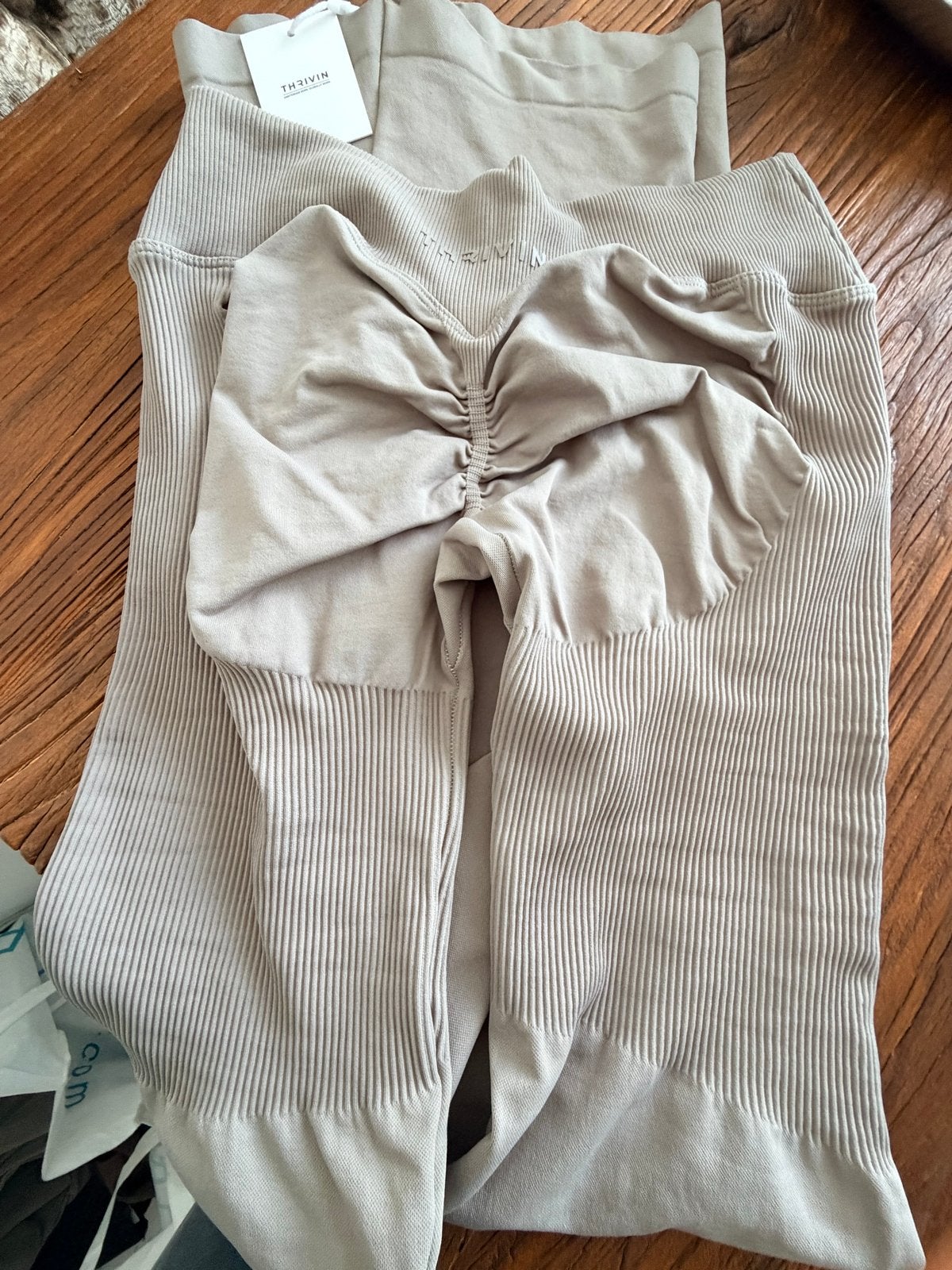 Thrivin flared leggings maat M, Kleding | Dames, Maat 38/40 (M), Verzenden, Beige, Nieuw