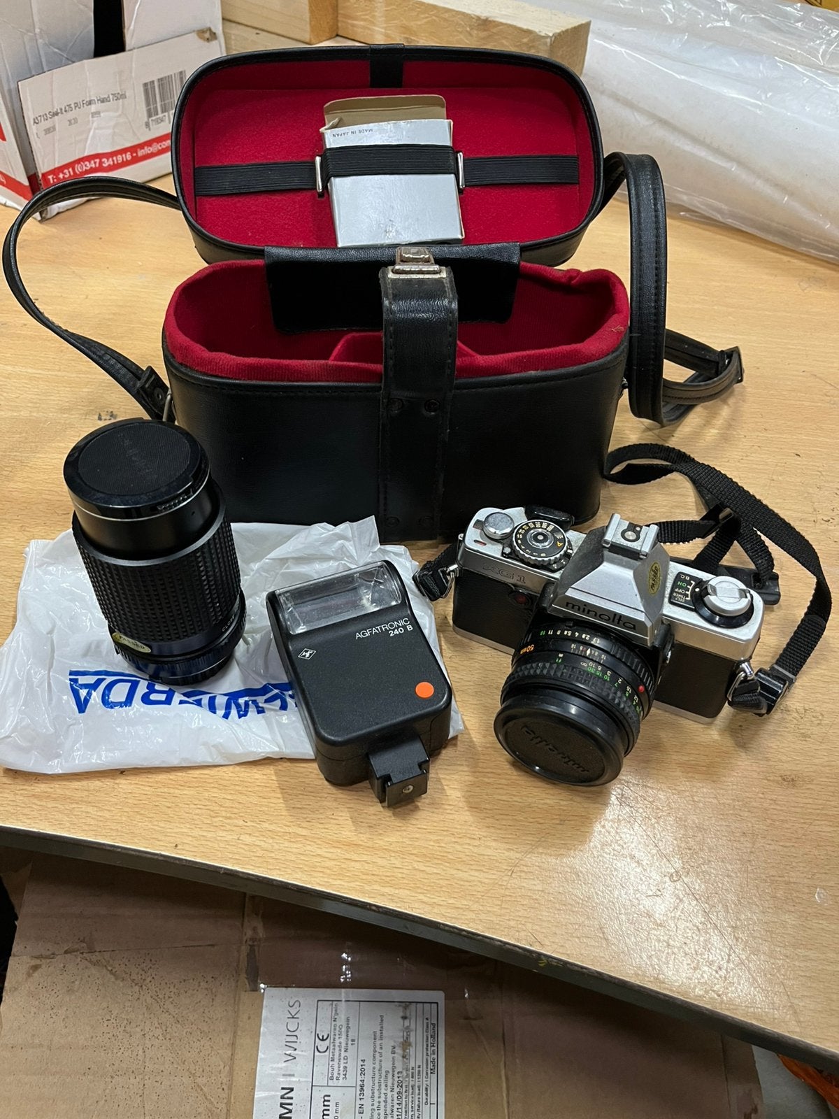 Minolta XG1 camera met flitser, tas en extra lens, Audio, Tv en Foto, Fotocamera's Analoog, Ophalen of Verzenden, Gebruikt, Spiegelreflex