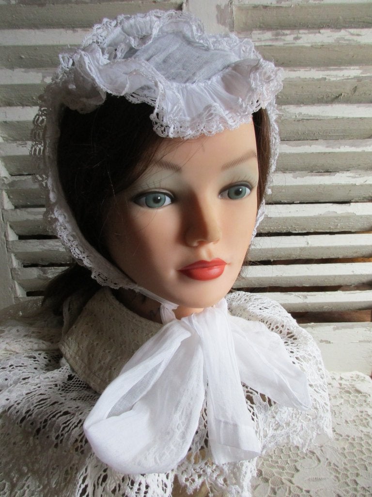 antiek mutsje veel roezels en handgemaakt kant *Marries*, Antiek en Kunst, Antiek | Kleding en Accessoires, Verzenden