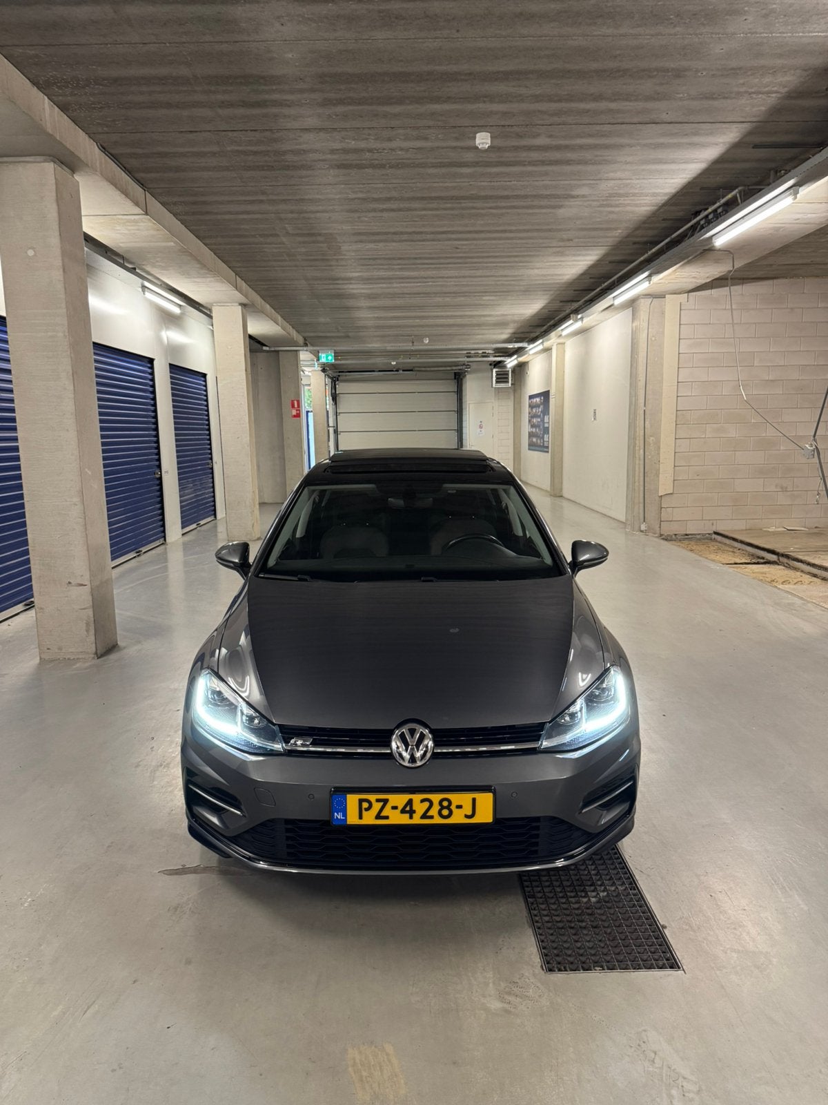 Volkswagen Golf 1.5 TSI R-Line DSG, Auto's, 1498 cc, 4 cilinders, Origineel Nederlands, Dealer onderhouden