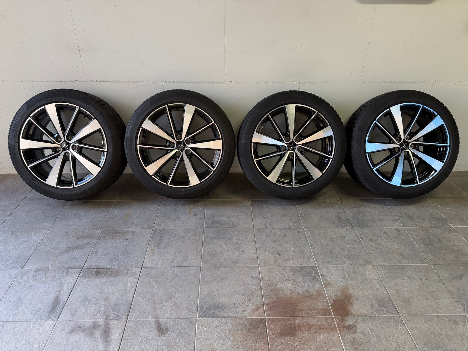 Te koop: Polestar 2 19" Diamond Cut velgen met winterbanden, Auto-onderdelen, Banden en Velgen, Winterbanden, Personenwagen, Ophalen