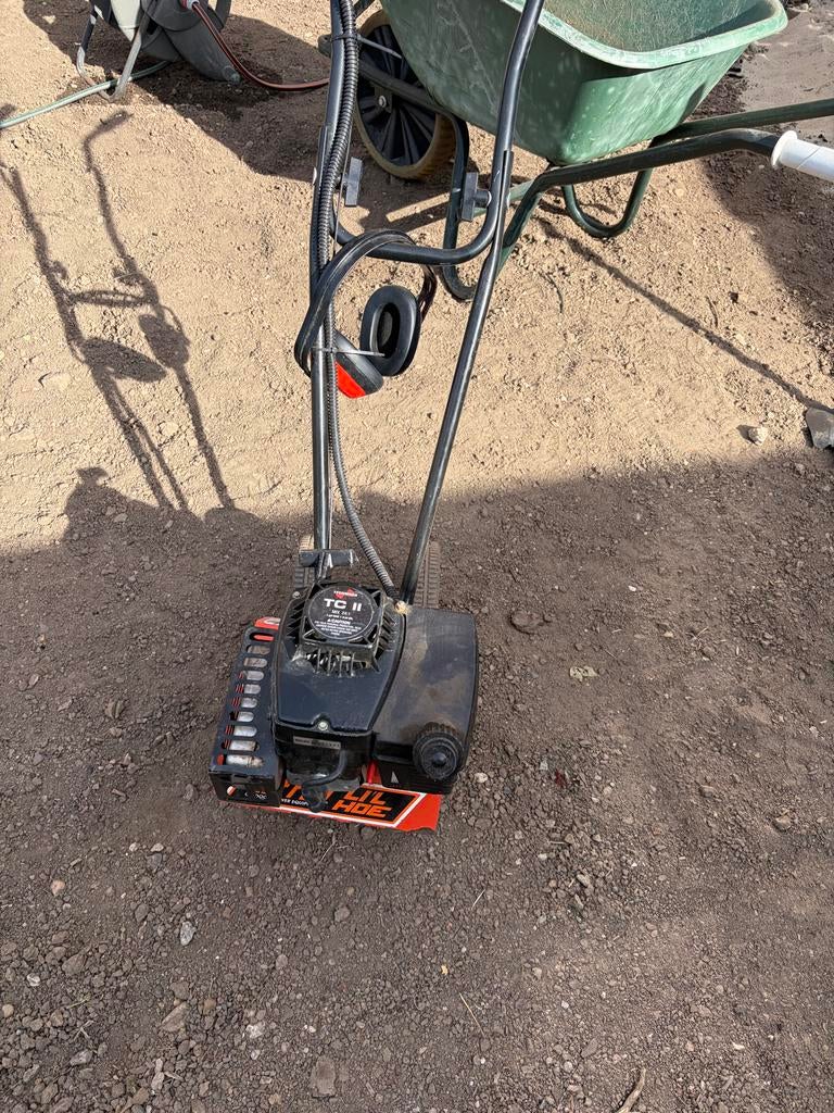 Goedkoop Tuinfrees grondfrees egaliseren te huur, Tuin en Terras, Ophalen, Gebruikt, Benzine
