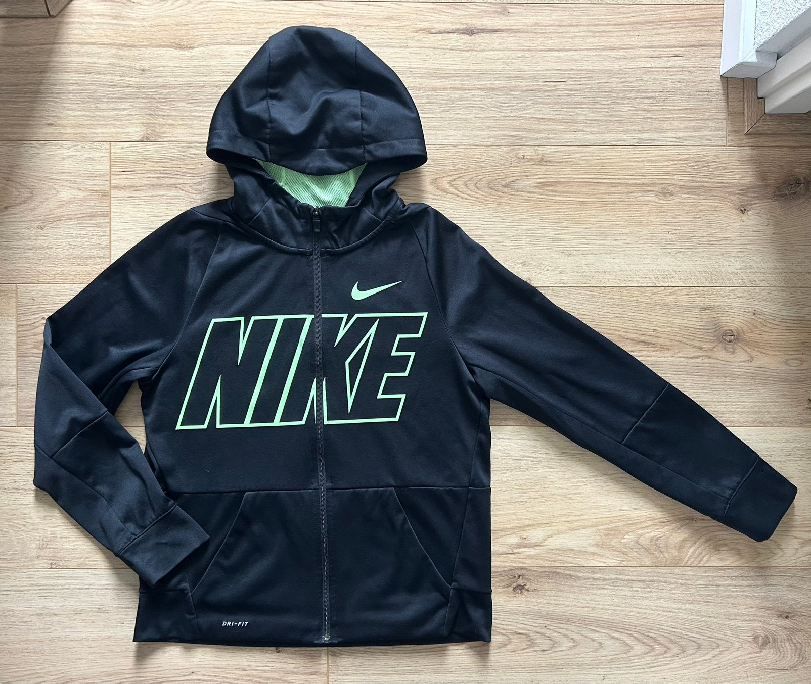 NIEUW Nike Dry Fit sportjas jas fleece capuchon XL 158 164, Ophalen of Verzenden, Nieuw, Jongen, Jas