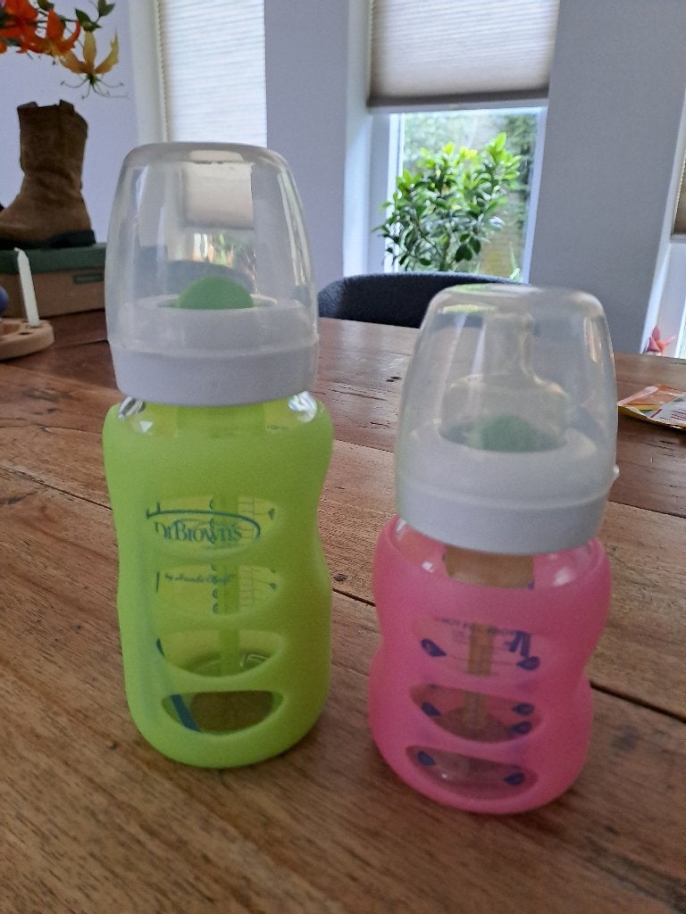 Glazen babyflessen met beschermhoes, Ophalen, Nieuw, Meisje, Schoentjes